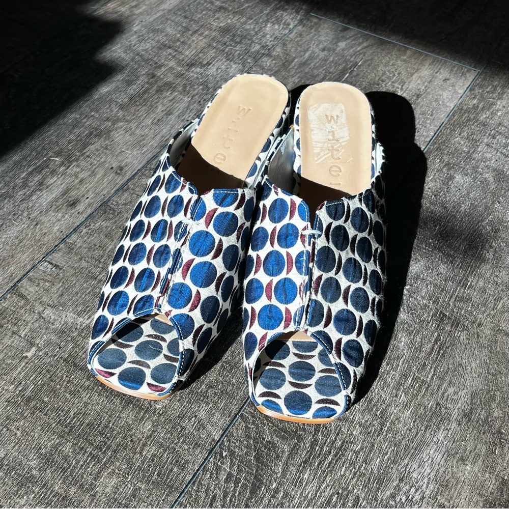 Stylish Polka Dot Open-Toe Mules